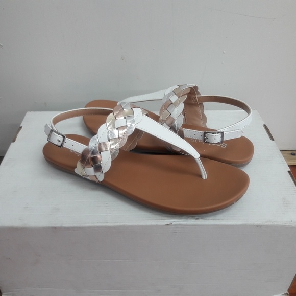 Sandals - Picture 2 of 3